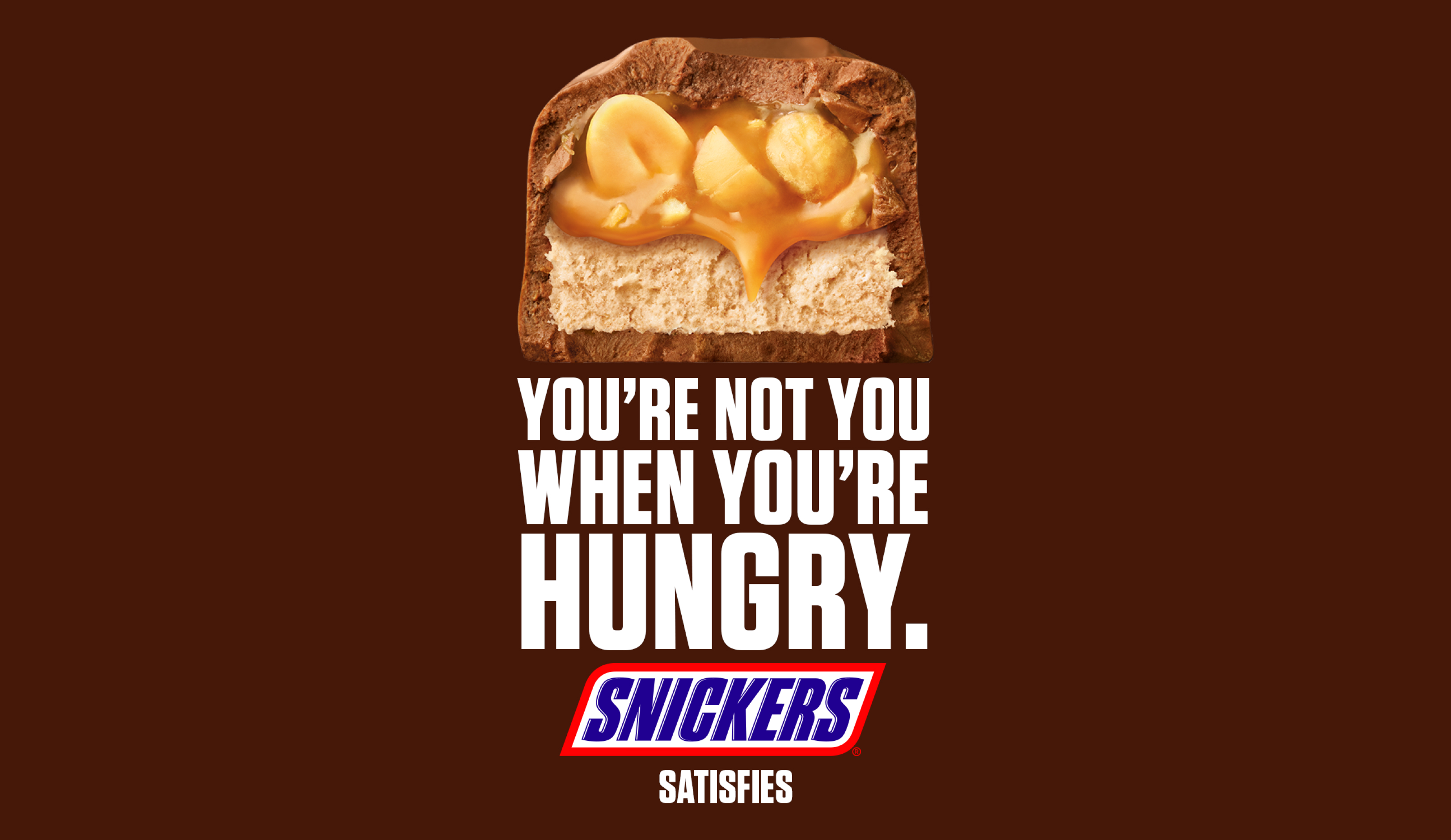 "배고플 때는 넌 네가 아니야"라는 슬로건을 알리는 스니커즈 광고